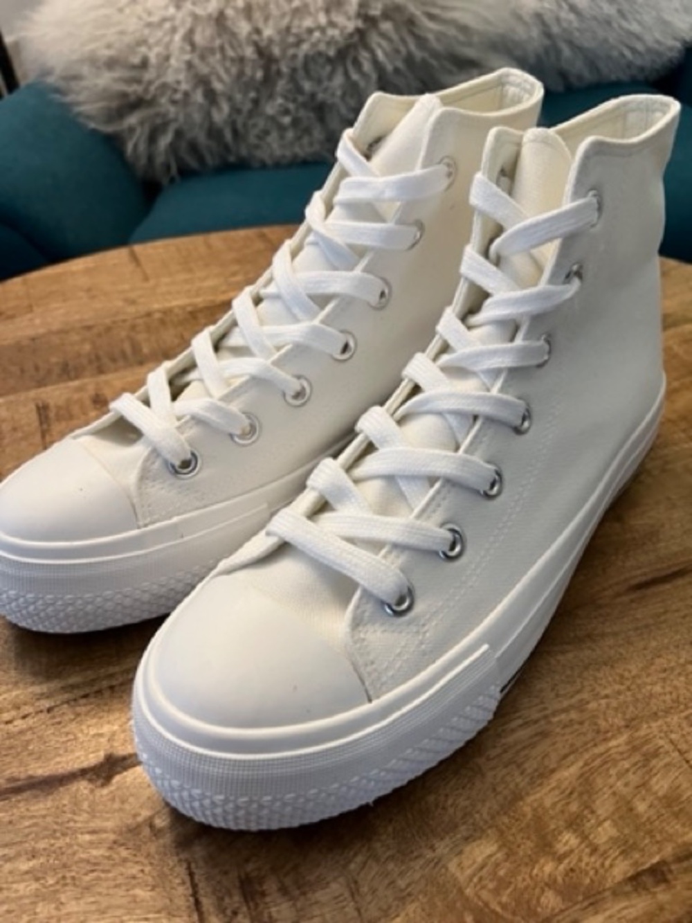 High-Top White Sneakers by Sincerely Jules NEW NIB 8.5 - Picture 5 of 6